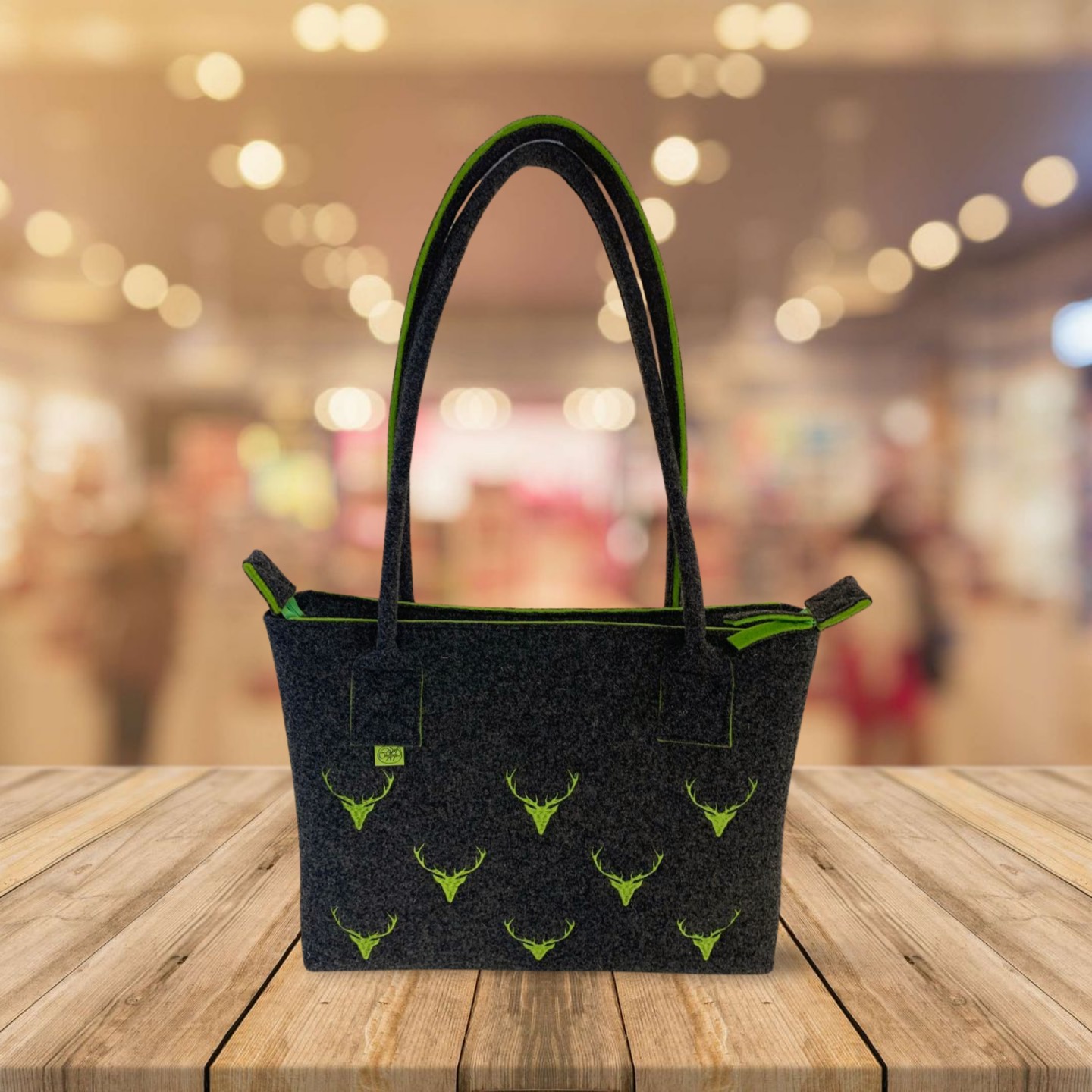 Tasche mit Henkel